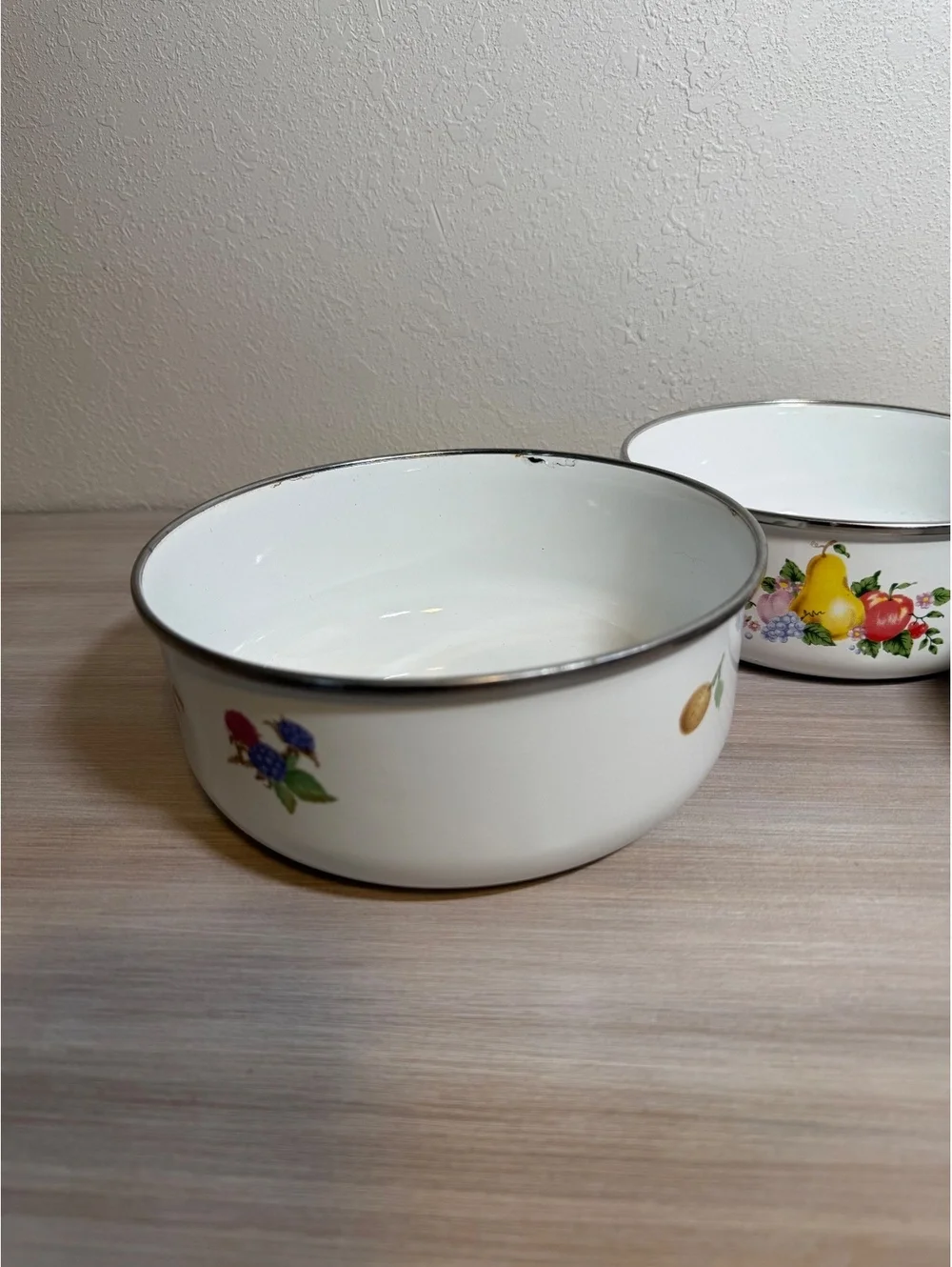 Set of 3 Vintage White Enamelware Nesting Bowls with Fruit Design 1970s